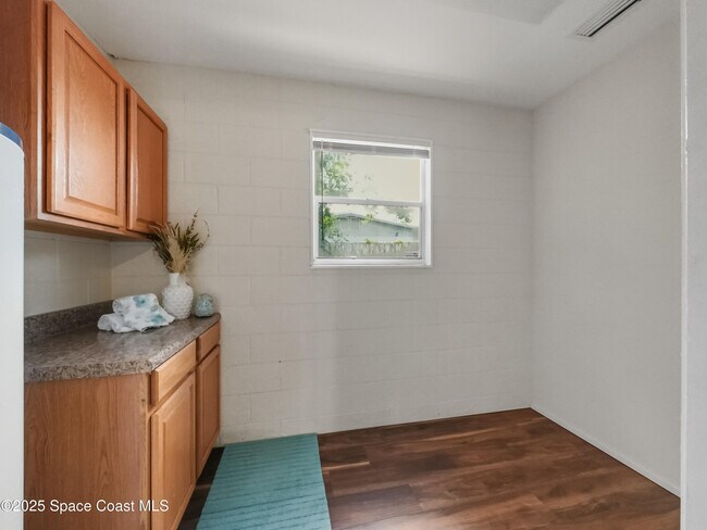Building Photo - 5155 Sharlene Dr