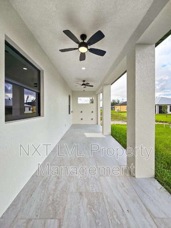 Building Photo - 4113 Kismet Pkwy W