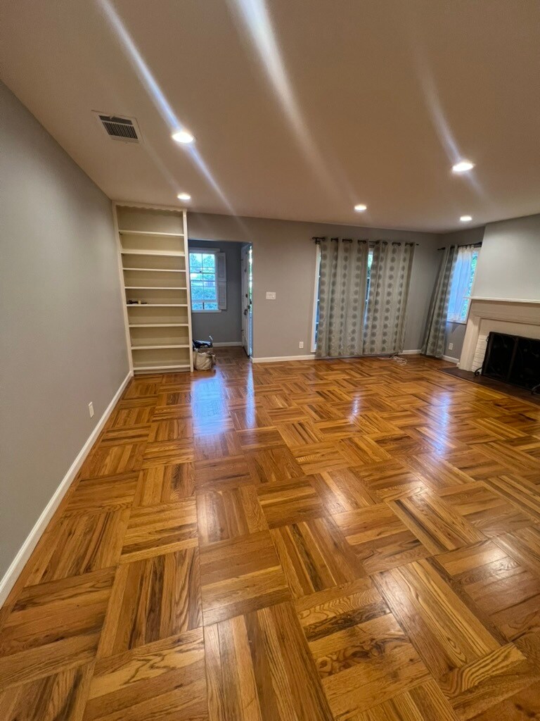 Building Photo - 2733 Bryant St