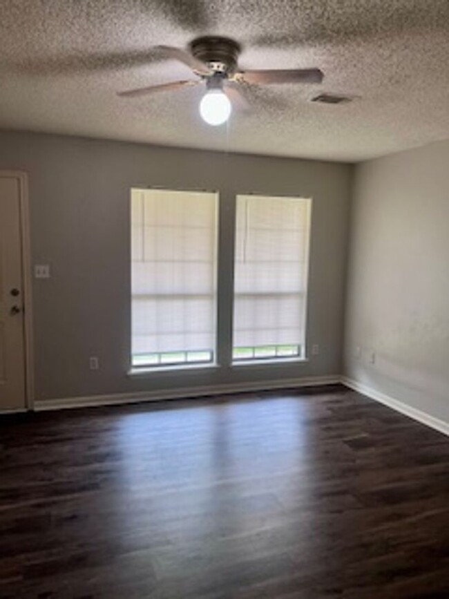 Building Photo - 2 Bedroom Duplex on South Z in Fort Smith