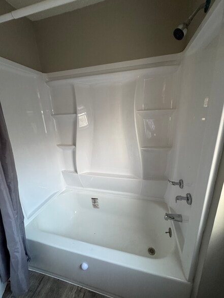 Shower - 925 Walnut St.