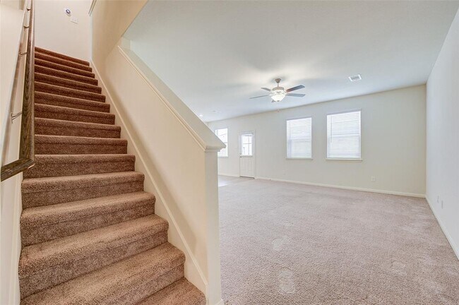Building Photo - 28057 Irving Dr