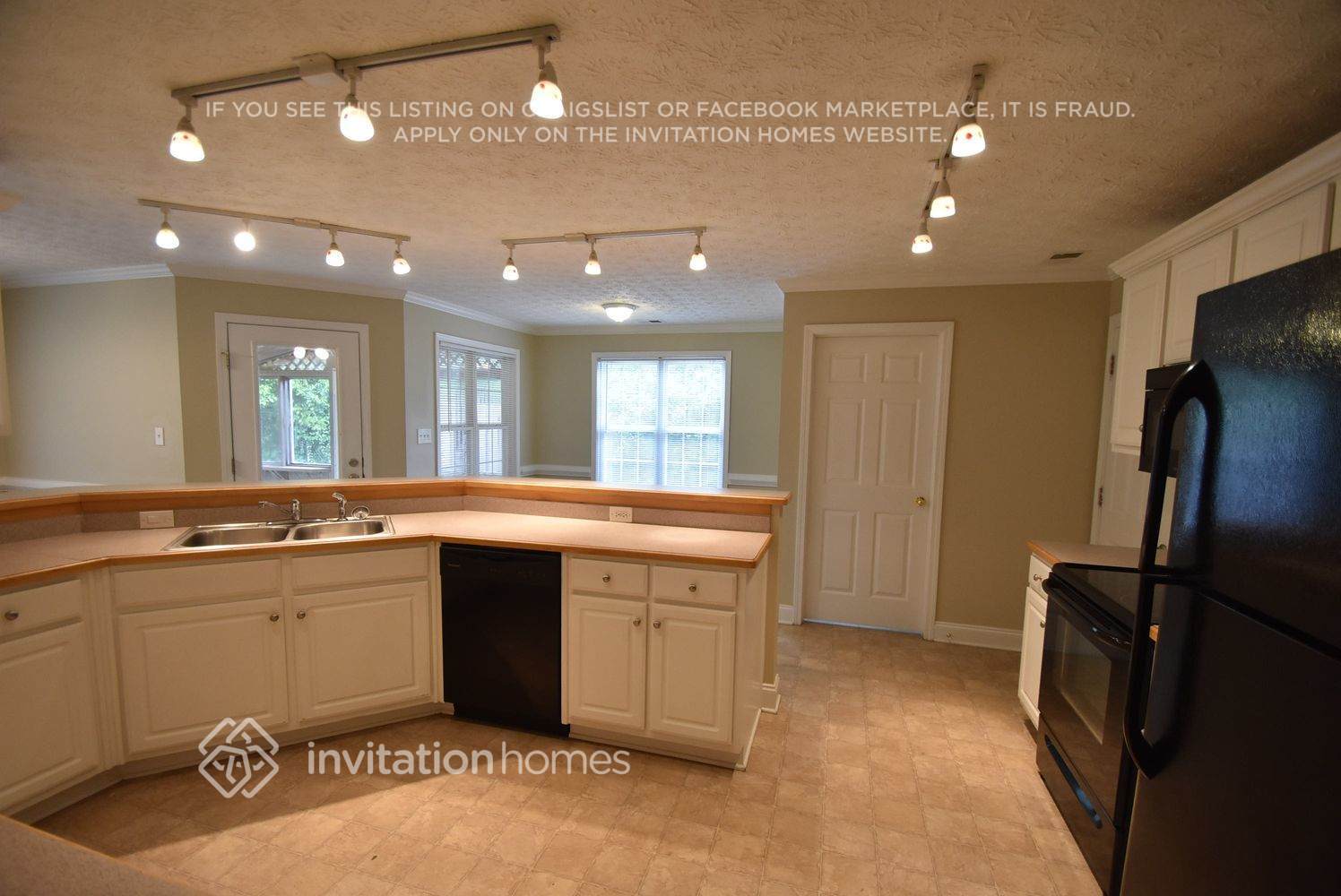 Building Photo - 1232 Summer Ln