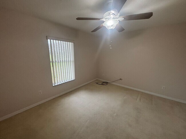 Building Photo - Move in ready 3/2 in 55+ community - near everything