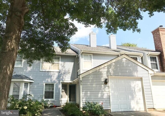 Primary Photo - 21 Colebrook Ct