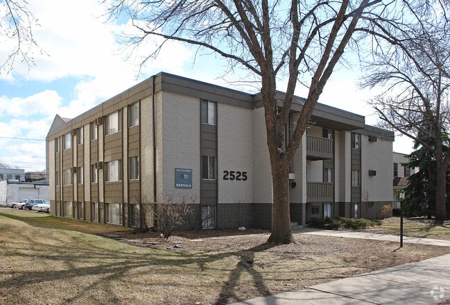 Building Photo - 2525 S Blaisdell Ave