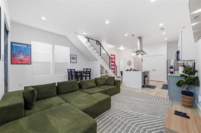 Building Photo - 2406 Merlin St