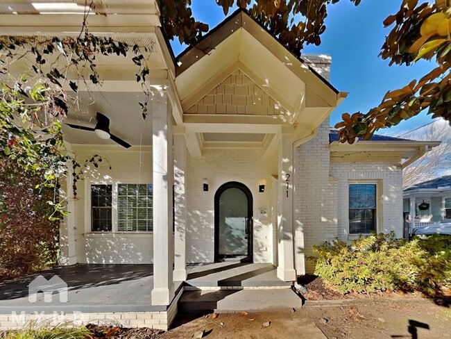 Building Photo - 211 Idlewild Ave