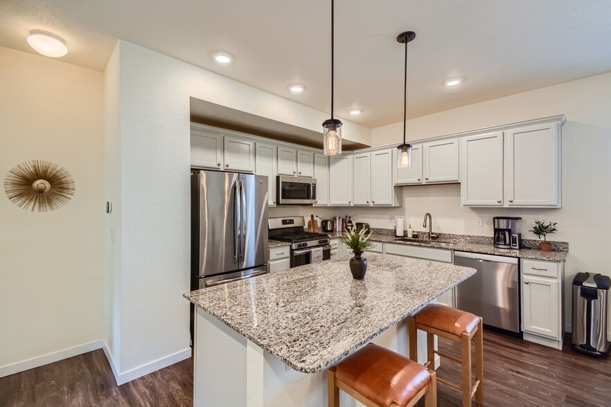 Kitchen - 532 W Amherst Ave