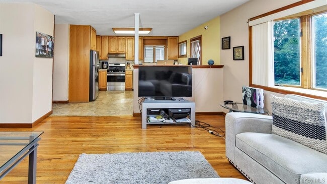 Building Photo - 19 7th St