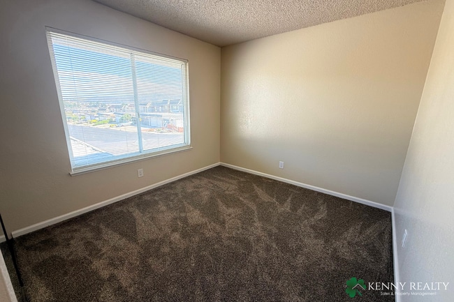 Building Photo - Comfortable 4-Bedroom, 2.5-Bath Home with ...
