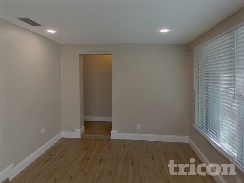 Building Photo - 1641 Patlin Cir N