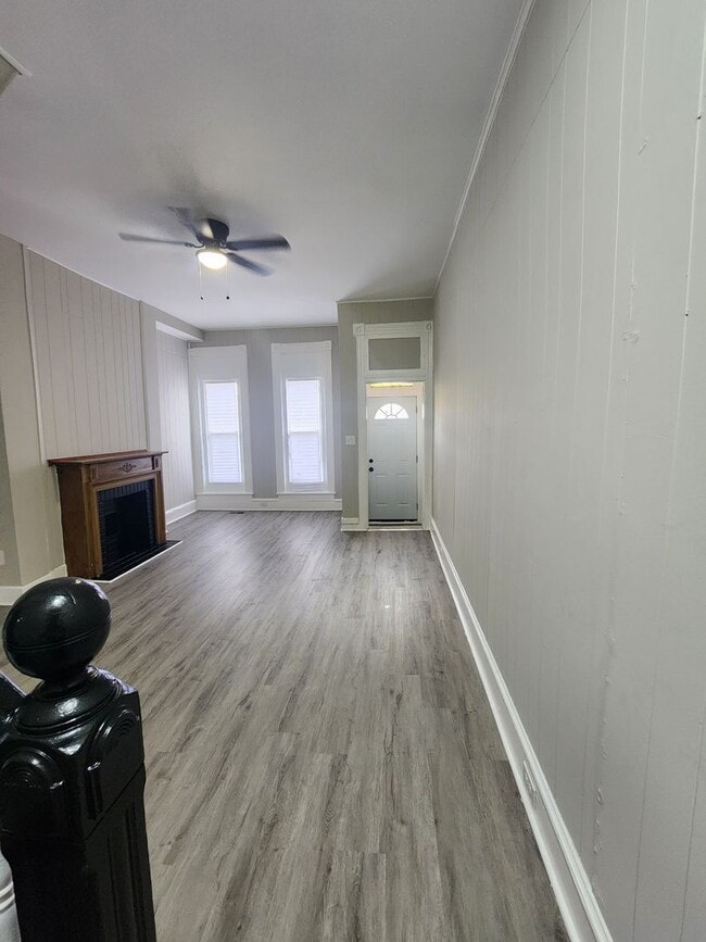 Building Photo - Spacious 3 Bedroom in East Baltimore
