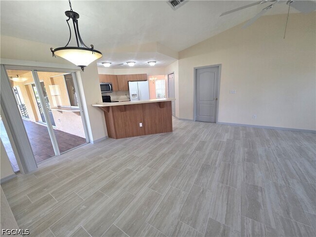 Building Photo - 4614 SW 9th Pl