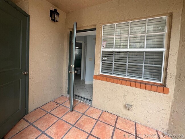 Building Photo - 334 SW 86th Ave