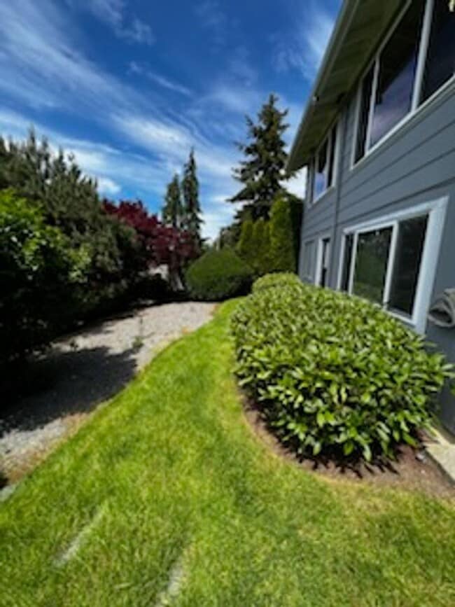 Building Photo - 1302-1304 38th Ave Ct NW