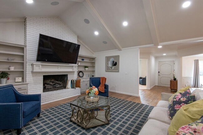 Building Photo - 3025 Regency Ct