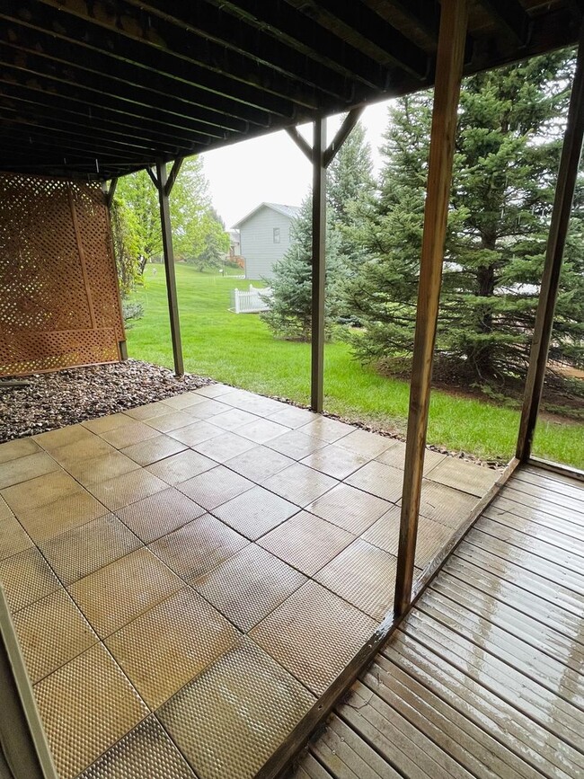 Building Photo - ~ RENT SPECIAL ~ HOLIDAY MERRINESS ~ Beautiful 4 bedroom cul-de-sac home for rent!