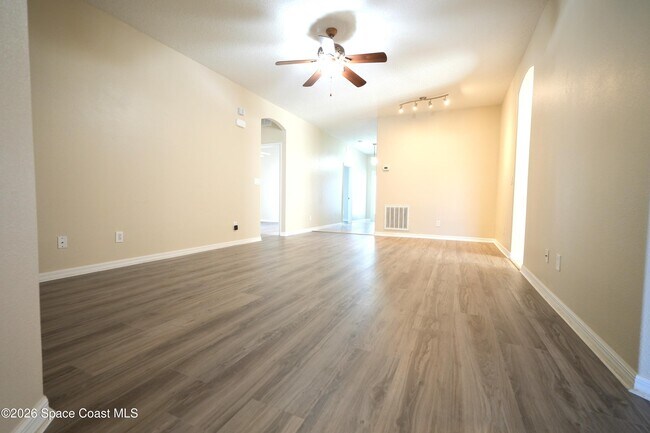 Building Photo - 3882 Manitoba Way