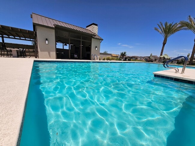 Building Photo - Wonderful new build with family fun amenities