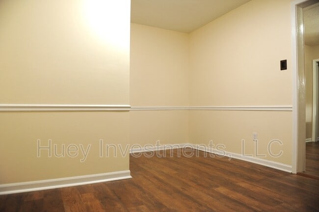 Building Photo - 324 Theodore Dr