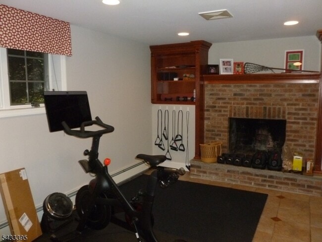 Building Photo - 48 Woodmont Rd