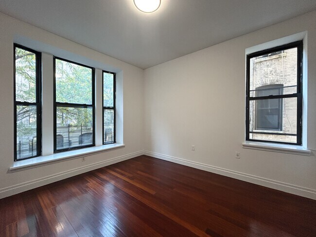Building Photo - 609 W 137th St