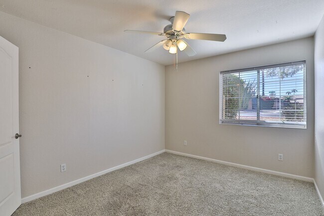 Building Photo - Pet Friendly 5-bedroom, 3 bath Home w/ Pool and Finished Basement