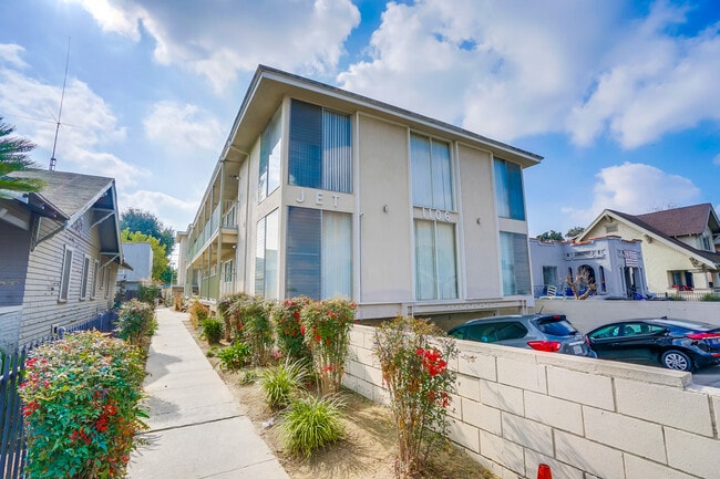 POV - 1106 Leighton Ave