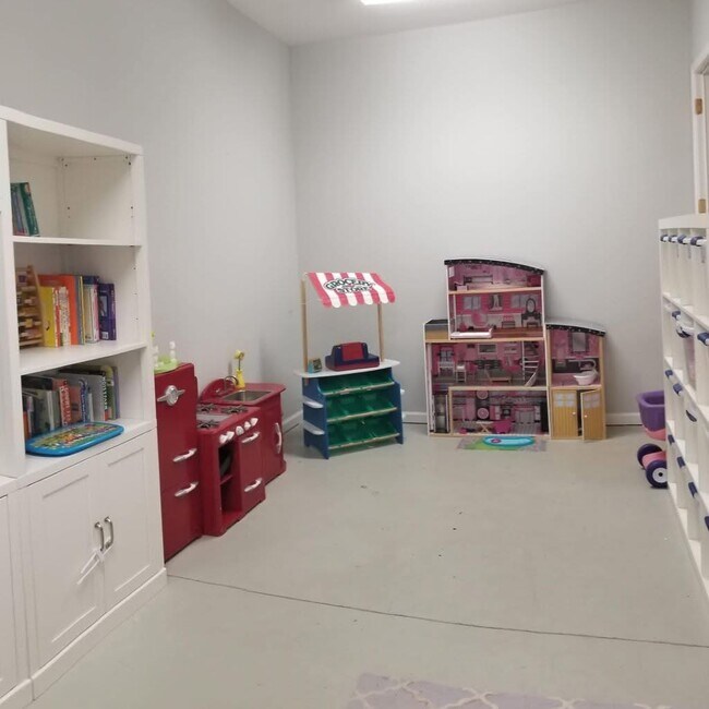 Building Photo - 26 Valley Grove Dr