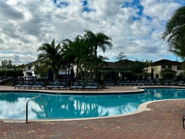 Building Photo - 3320 W 92nd Pl