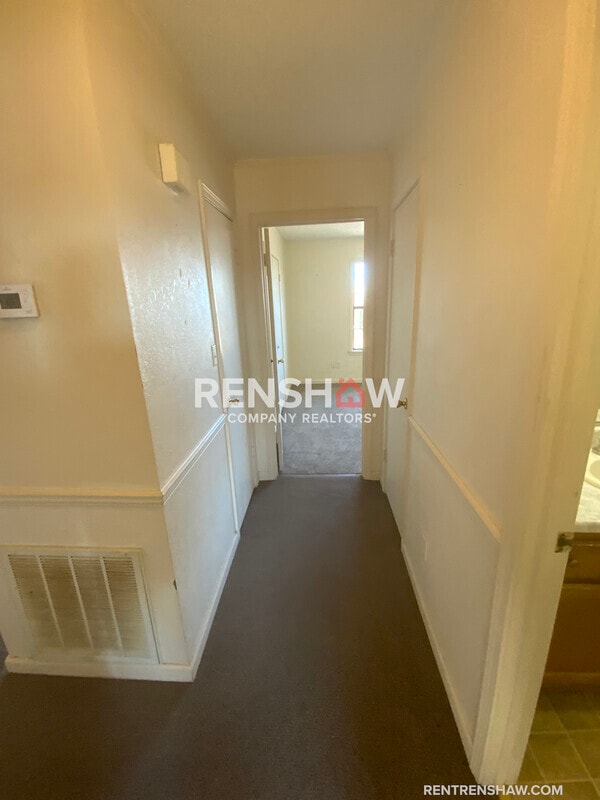 Building Photo - 1110 Cherokee Cir