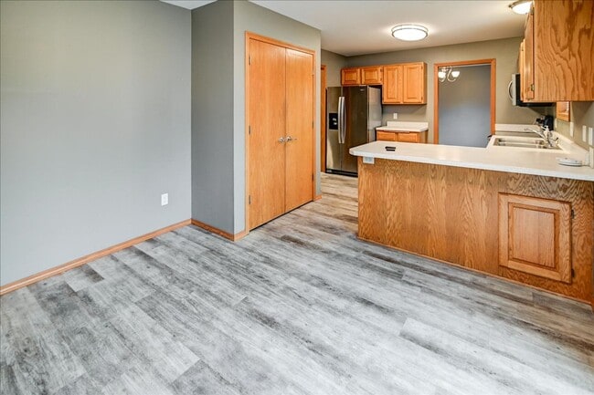 Building Photo - 400 Muirfield Ct