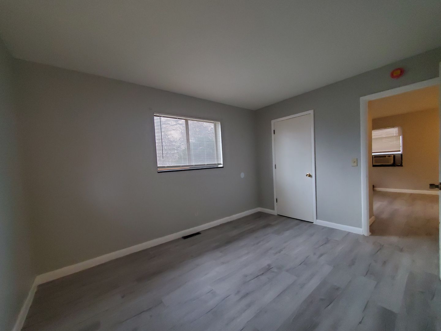 Bedroom - 706 N Broadway St