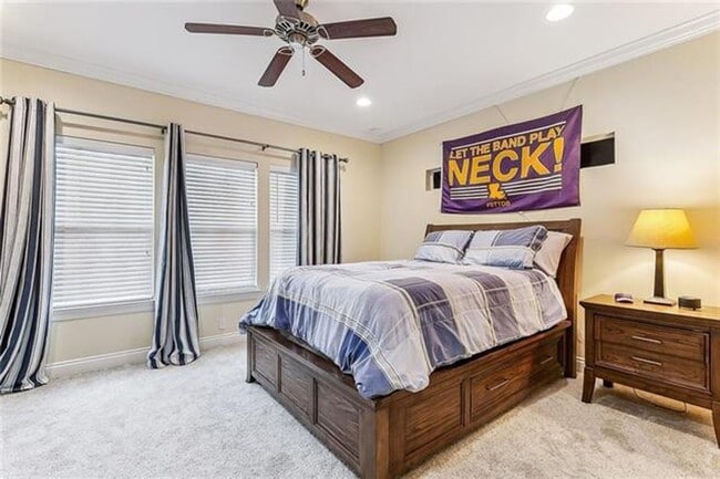 Building Photo - 3 Bedroom Townhouse in Gated Community off...
