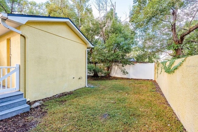 Building Photo - 406 S Bayview Blvd