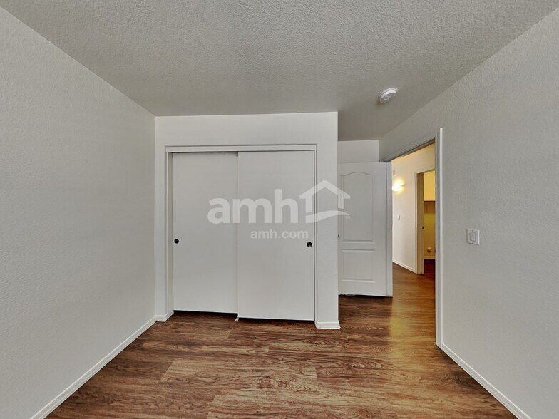 Building Photo - 5718 W Orchid Ln