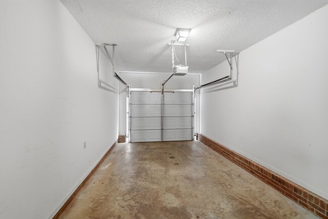 Building Photo - Spacious 4BR with Beautiful Backyard Retreat!