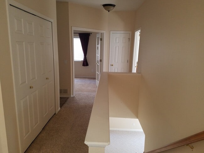 Building Photo - Fantastic home in Charleston Place, 4-bedroom, 3 bath, 2 car!