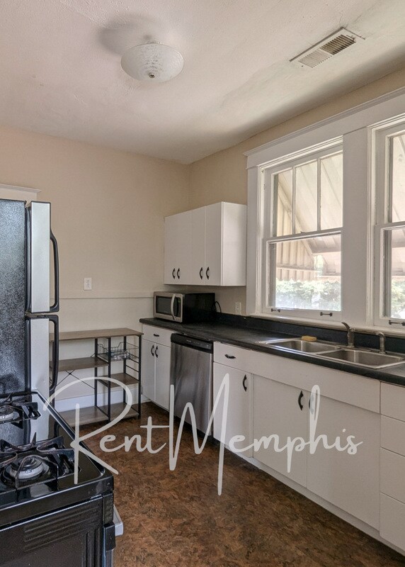 Building Photo - 1790 Tutwiler Ave