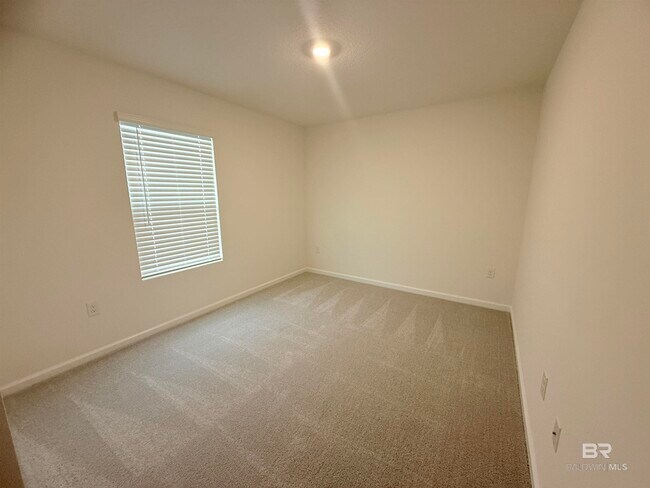 Building Photo - 16118 Eden St