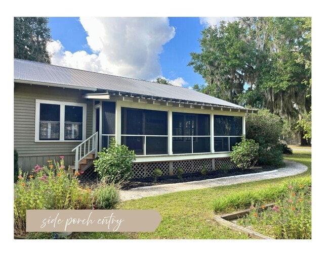 Building Photo - 208 Bartlett St