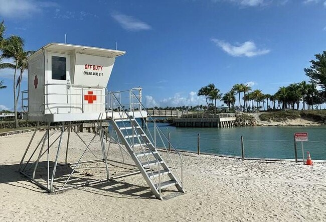 Building Photo - 200 Intracoastal Pl