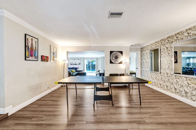 Building Photo - 5415 Harrison St