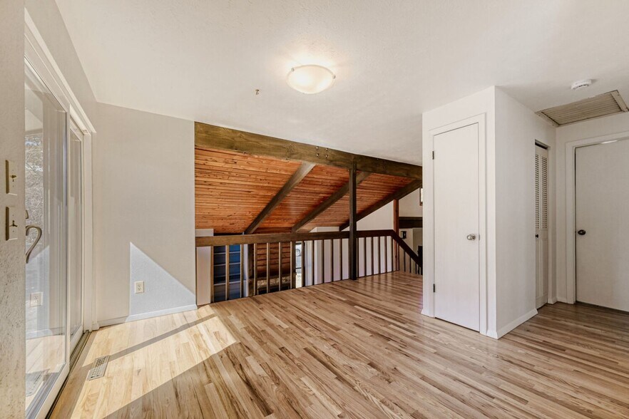 Building Photo - 3320 Longwood Ave