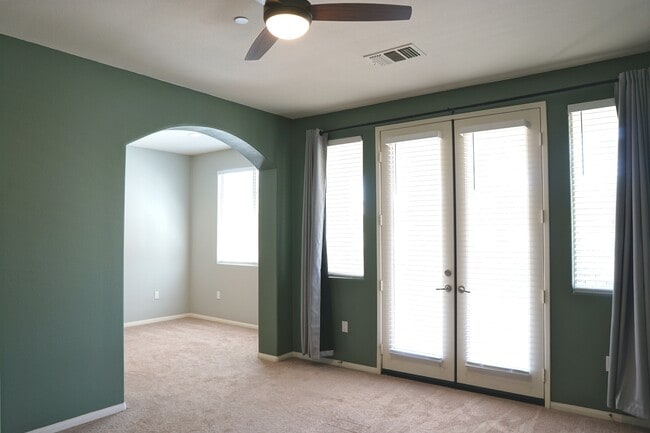 Building Photo - 423 Copper Canyon Rd
