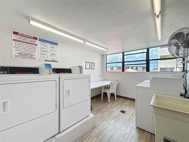 Building Photo - 2309 S Cypress Bend Dr