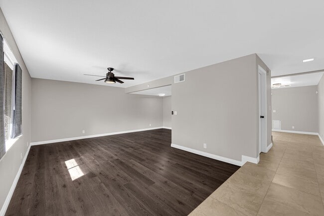 Building Photo - Charming 3 Bedroom ,2 bathroom in Paradise...