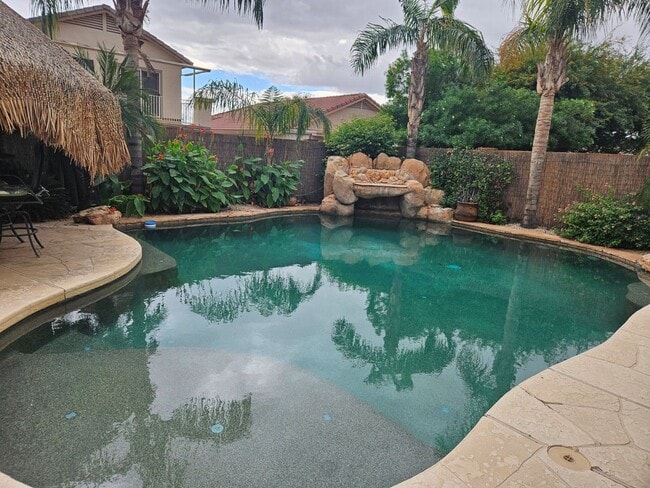 Building Photo - Incredible home in Bell West subdivision in Surprise