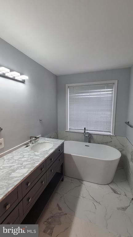 Building Photo - 47682 Sandbank Square